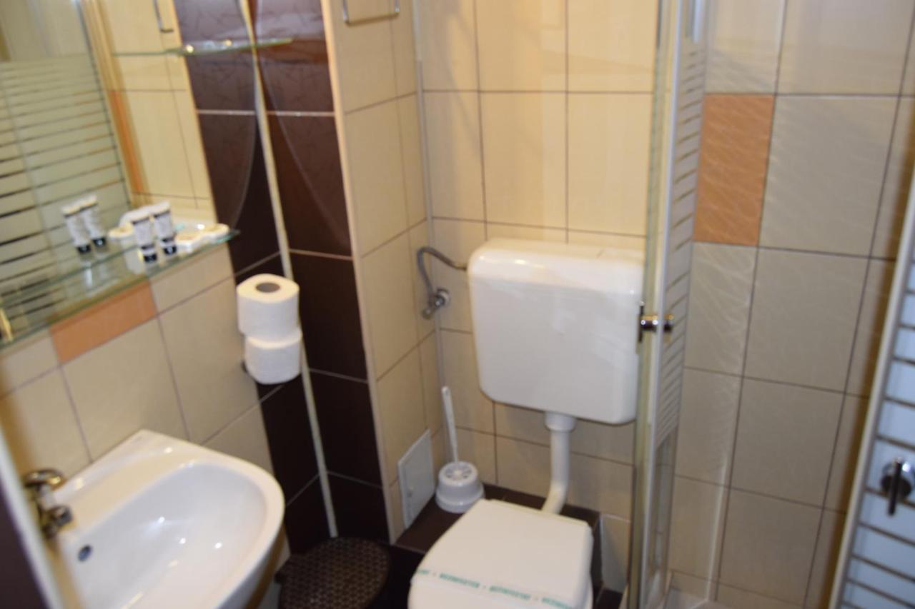 Pensiunea Clasic Buşteni Exteriör bild